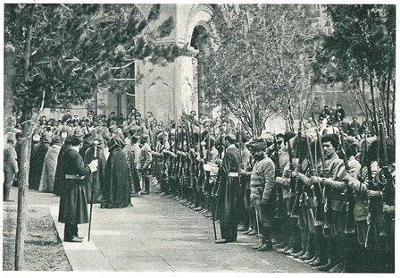  Կաթողիկոսը օրհնում է կամավորներին «Հայ կամավորներ 1914-1916» ալբոմից