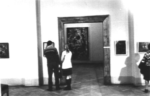  Երվանդ Քոչարի «Արևելքի ժողովուրդների արվեստի  թանգարանում» բացված  անհատական ցուցահանդեսի սրահներից մեկը, 25 դեկտեմբերի, 1973-19 փետերվարի, 1974