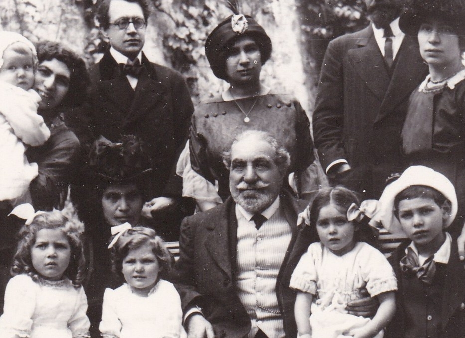 Մարգարիտ Բաբայանը ընտանիքի անդամների հետ