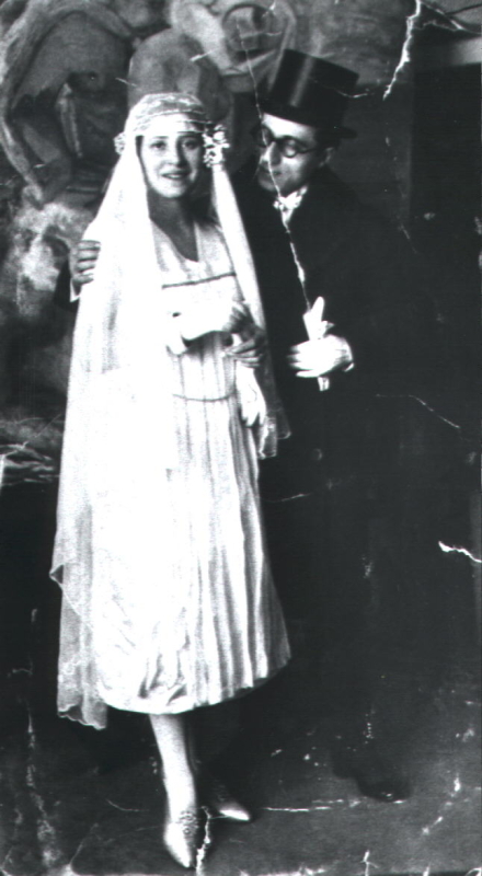 Երվանդ Քոչարը կնոջ՝  Վարդենիի հետ, Փարիզ, 1925
