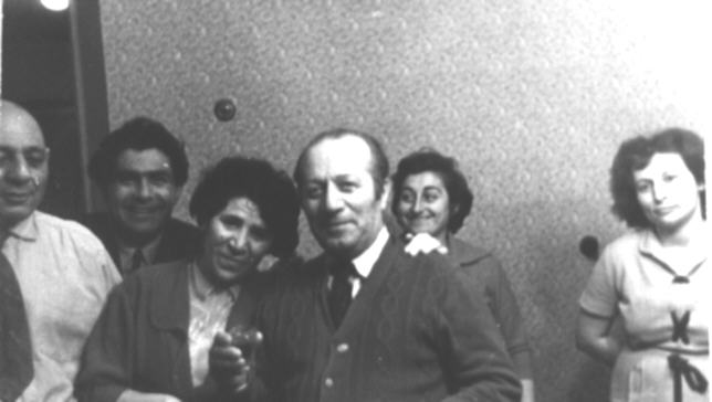 Երվանդ Քոչարը, Մանիկ Մկրտչյանը և մի խումբ մարդիկ, 1950-ականներ