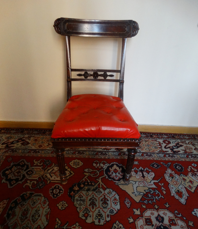 Աթոռ՝ հնաոճ, Ա. Խաչատրյանի անձնական կահույքի հավաքածուից