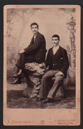 Հարություն Տեր Նիկողոսյան (ձախ կողմում)