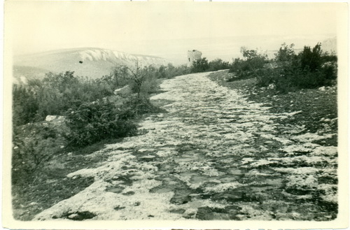 Սյուրենի բերդ, Ղրիմ (Մալոե և Բոլշոյե Սադովոե գյուղերից մեկ կիլոմետր հեռավորության վրա)