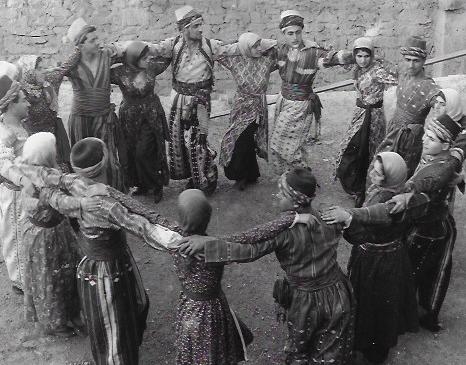 Հայկական ազգագվրական պարերի պետական անսամբլի կատարմամբ «Բադալո»պարը