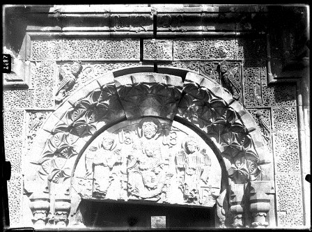 Ամաղու Նորավանք. Սուրբ Աստվածածին (Բուրթելաշեն) եկեղեցու արևմտյան մուտքի բարավորը