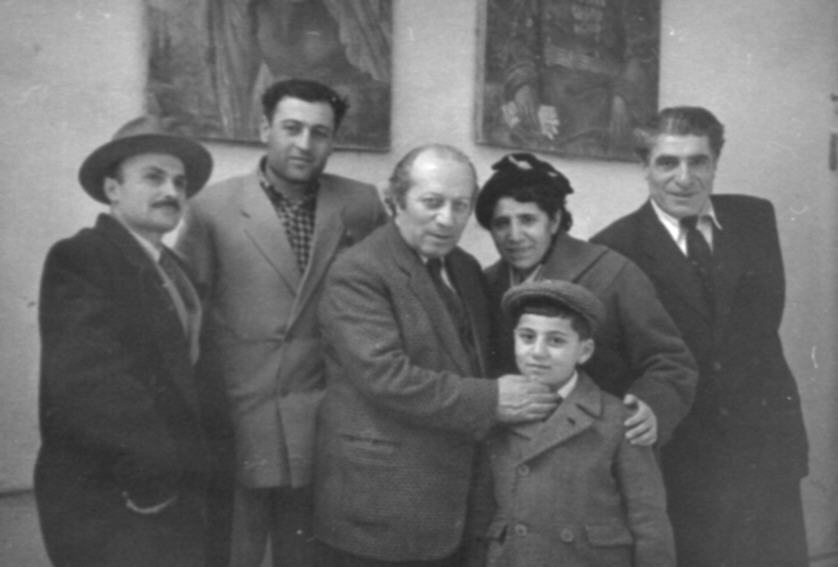 Երվանդ Քոչարը, Մանիկ Մկրտչյանը, Ռուբեն Քոչարը և երեք տղամարդ, 1961