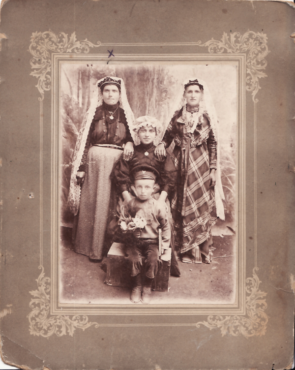 Լուսանկար Շողոկաթ, Բեթղեհեմ, Տուտո Շիլաջյանների և տղա երեխայի