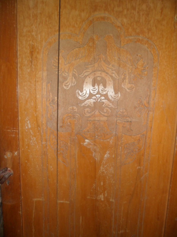 Կամո քաղաքի կահույքի ֆաբրիկայի արտադրանքի նմուշ՝ պահարանի դուռ