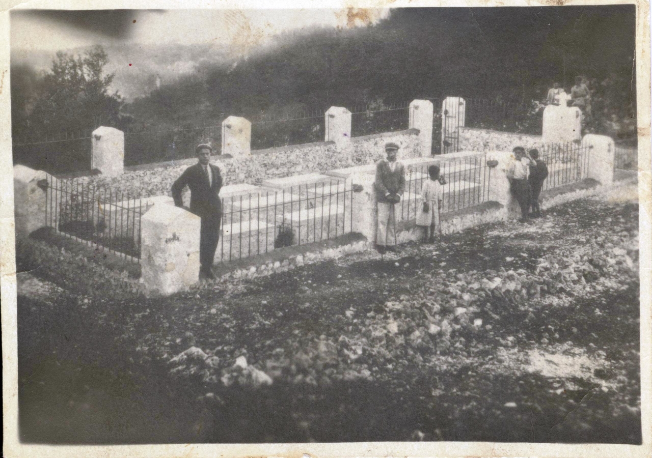 Մուսա լեռան հերոսամարտի 18 նահատակների գերեզմանոցը