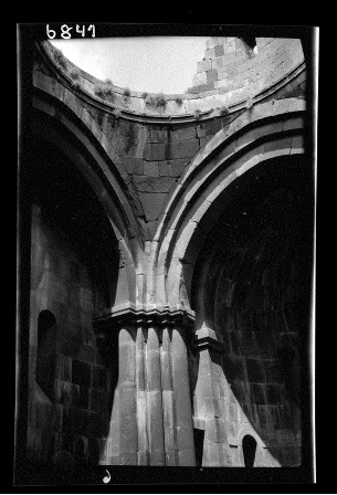 Կեչառիսի վանքային համալիր. Սուրբ Գրիգոր Լուսավորիչ եկեղեցու ներսը