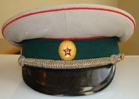  Լևոն  Օրբելու  զինվորական գլխարկը