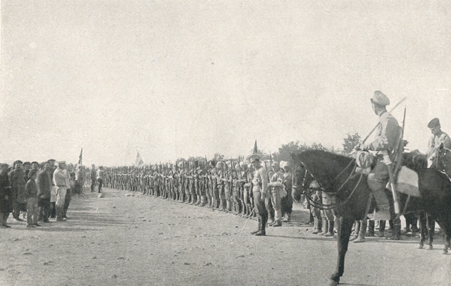 VII հայկական գնդի մարզանքը «Հայ կամաւորներ 1914-1916» ալբոմից