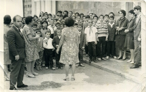 Կապանի Ագարակ  գյուղի  դպրոցի երեխաները սեպտեմբերի 1-ը. 1972 թվական
