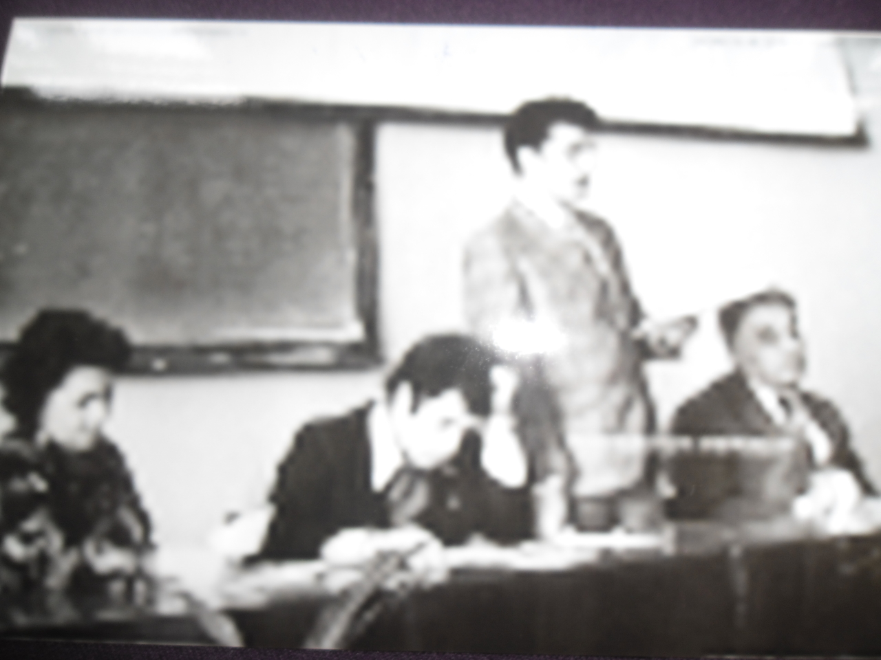 Հրանտ Գևորգի Բատիկյանը  ( Կենսաբան-գենետիկ, ՀԽՍՀ գիտության վաստակավոր գործիչ, կենսաբանական գիտությունների դոկտոր, պրոֆեսոր) գիտաժողովի ժամանակ