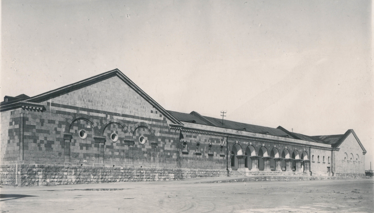 Փարաքարի գինու գործարանի շենքի ճակատ,  1948թ.