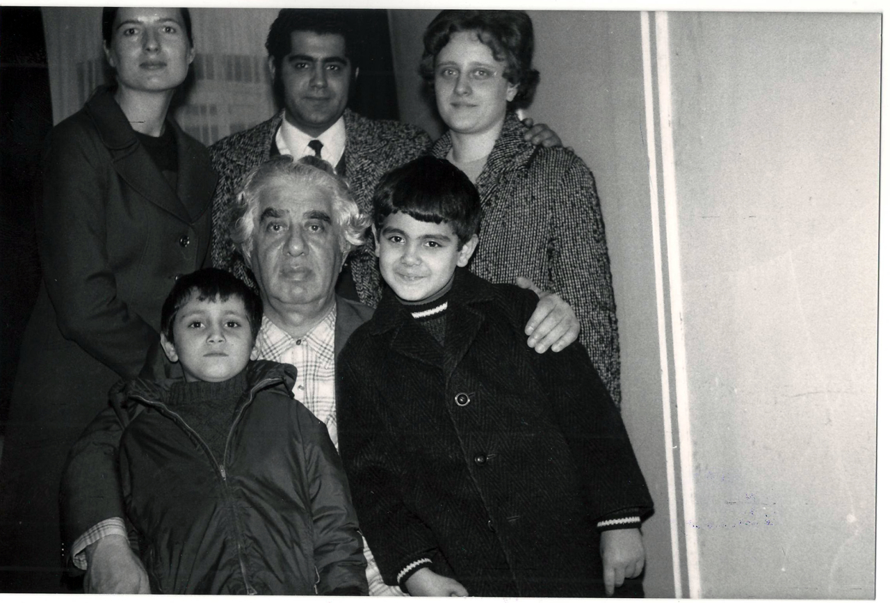 Լուսանկար. Ա. Խաչատրյանը Գ. Սարգսյանի և նրա տիկնոջ հետ Բոնում
