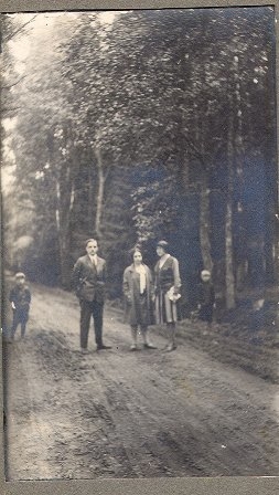 Ելենա Սպենդիարովա-Մյասիշչևան իր հարազատների հետ: