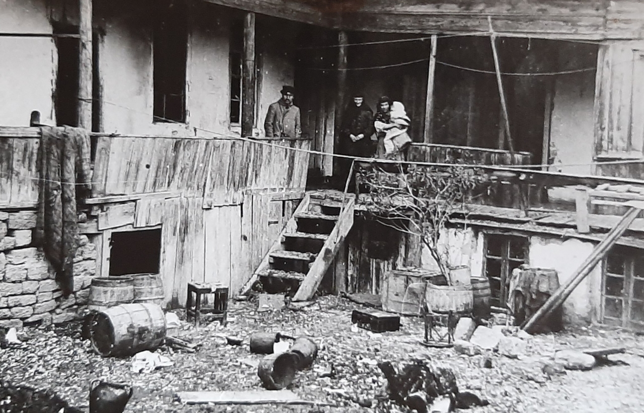 Բաքվի հայակական կոտորածներից հետո ավերված բնակարան, 1905 թ.