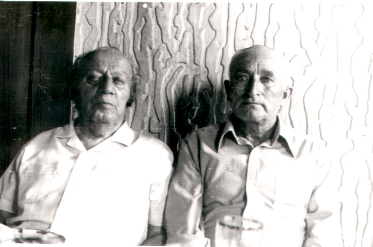 Երվանդ Քոչարը և քարտաշ-արձանագործ Անդրանիկ Բագոյանը, Երևան, [1970 ական] 