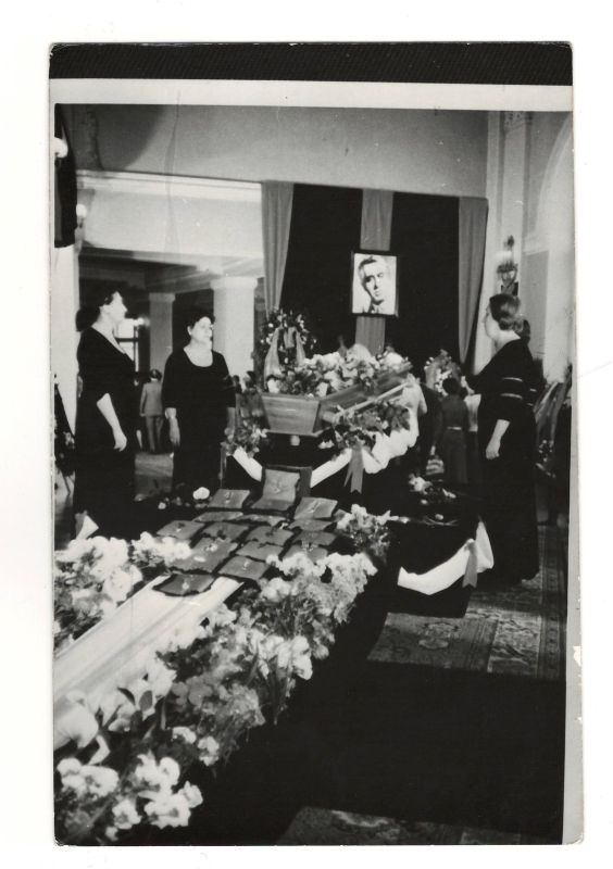Լուսանկար . Ա.Խաչատրյանի  հոգեհանգիստը ՝ Ալ.Սպենդիարյանի անվ .օպերայի և բալետի ակադեմիական թատրոնում