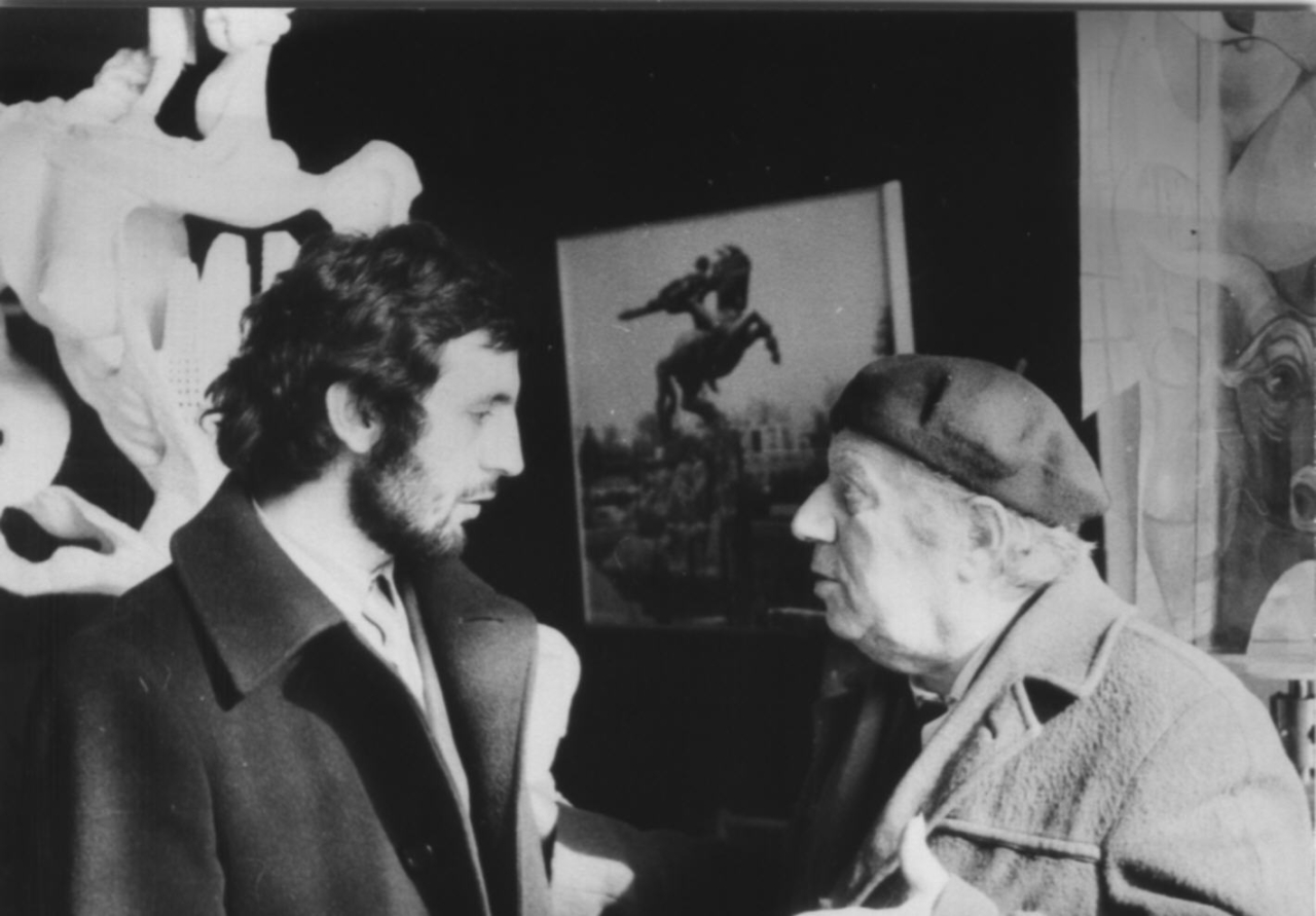 Երվանդ Քոչարը  և Հովսեփ Պապիկյանը  /աջից/  Քոչարի անհատական ցուցահանդեսում, Երևան, 1971