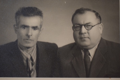 1920 թ.Ղափանի ռազմհեղկոմի անդամներ Ե.Առաքելյան և Նավասարդ Սարդարյան