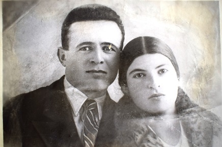 Մեծ հայրենական պատերազմի մասնակից Գուրգեն Մնացականյանը կնոջ հետ