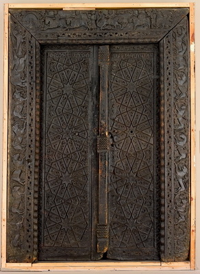 Մշո Առաքելոց վանքի դուռը 