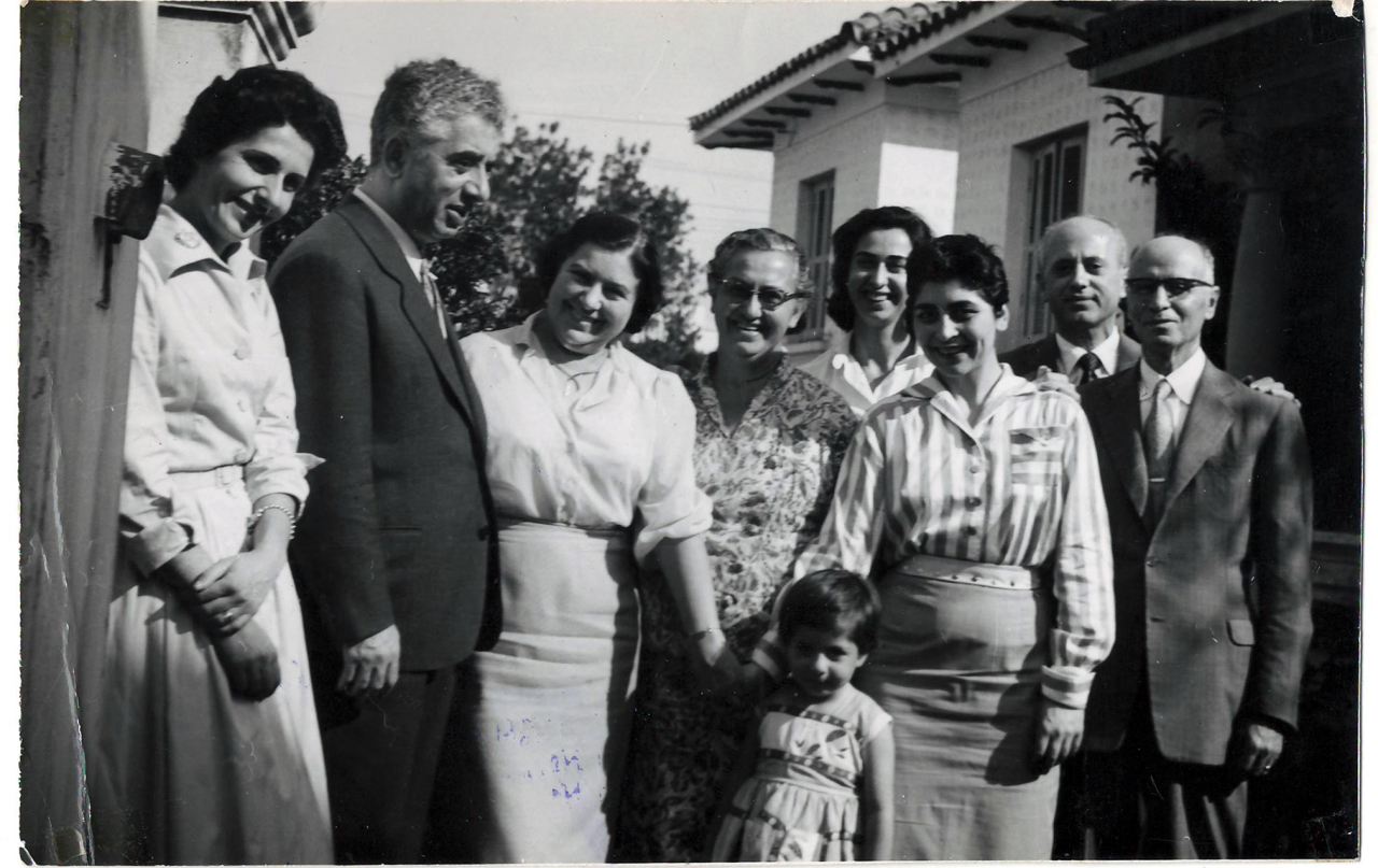 Լուսանկար. Ա. Խաչատրյանը և իր կինը՝ Ն. Մակարովան Բահթալյանների ընտանիքին հյուր